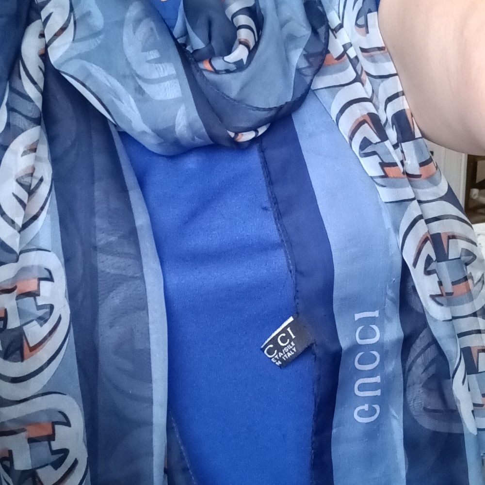 Gucci Sheer Navy Scarf with Logo Pattern - Picture 12 of 13